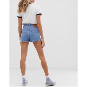Levi’s Premium Ribcage Jean Shorts NWT